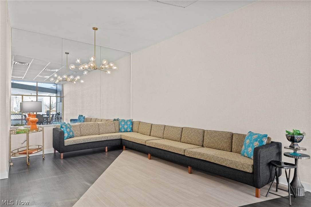 Carlton House Condo - Residential