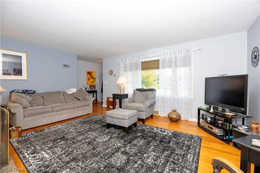 521 E Highland Avenue