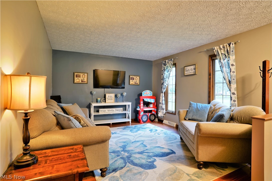 Elmcreek Knolls - Residential