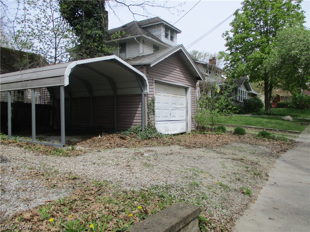 1057 Bloomfield Avenue, Akron, Ohio image 13