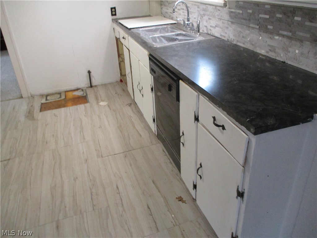 1057 Bloomfield Avenue, Akron, Ohio image 3