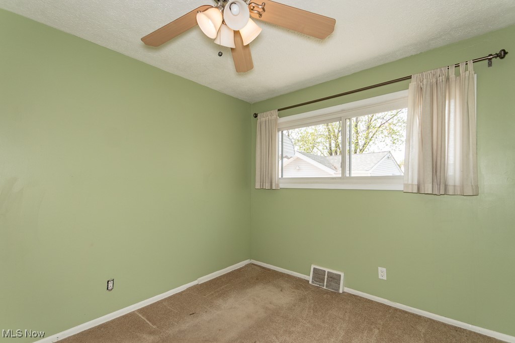 15435 Darke Boulevard, Brook Park, Ohio image 27