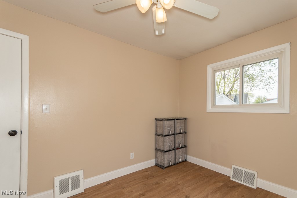 15435 Darke Boulevard, Brook Park, Ohio image 14