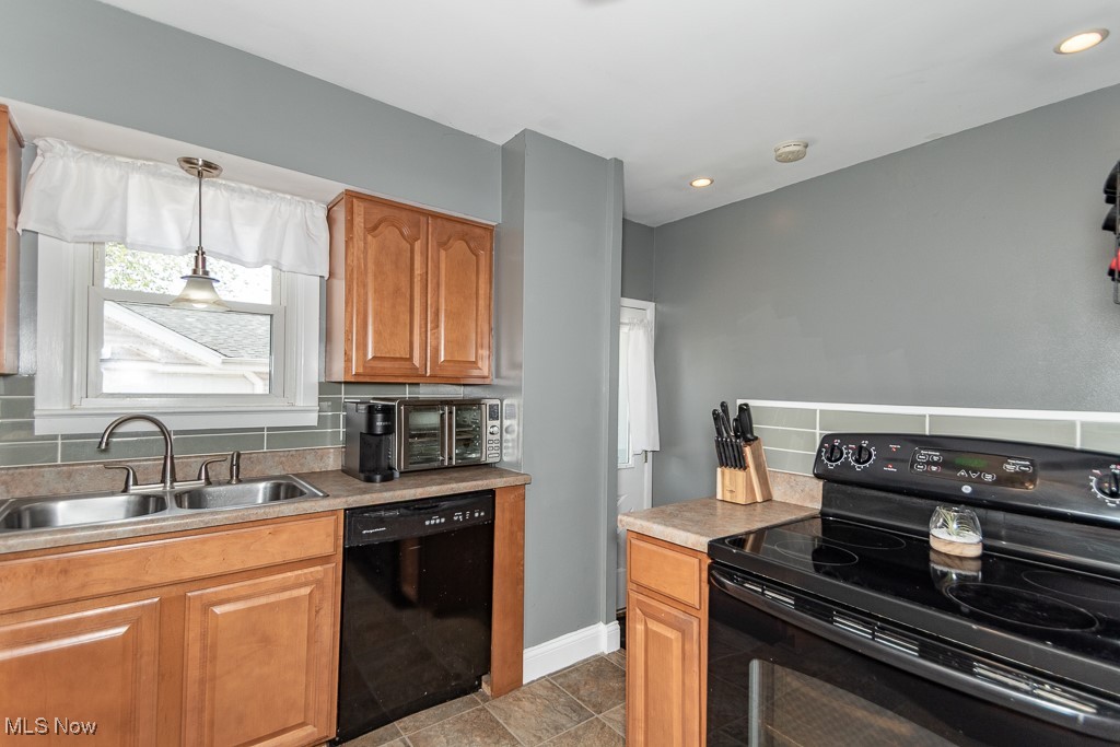 15435 Darke Boulevard, Brook Park, Ohio image 24