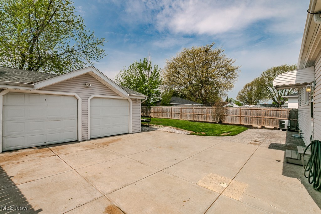 15435 Darke Boulevard, Brook Park, Ohio image 5