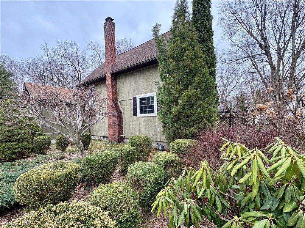 Photo of 600 Lakeview Avenue, Conneaut, OH 44030 (MLS # 5196317)