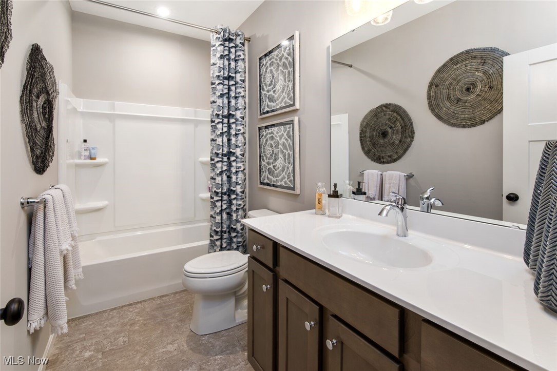 The Estates of Columbia Ridge - Residential