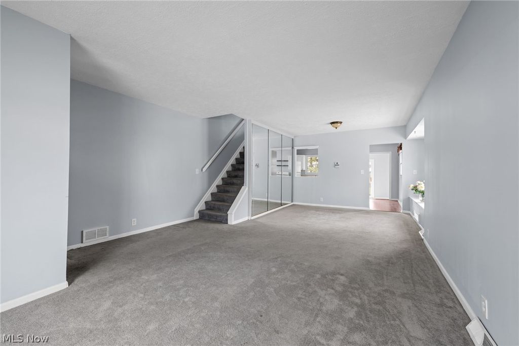 Photo of 11915 Franklin Boulevard, Lakewood, OH 44107 (MLS # 5198893)