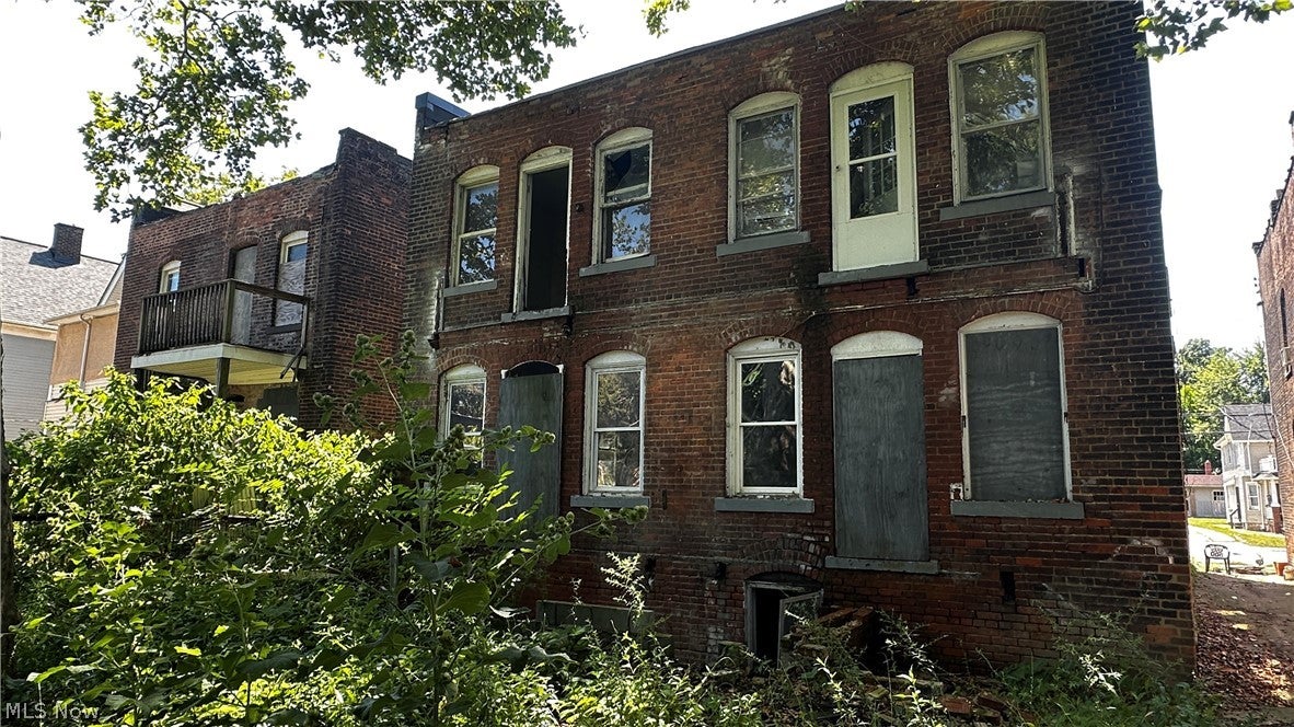 1055 Addison Road