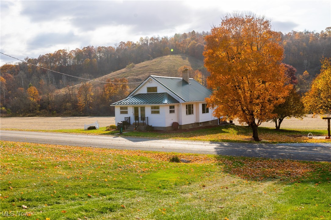 6006 Post Boy Road, Newcomerstown, Ohio image 1