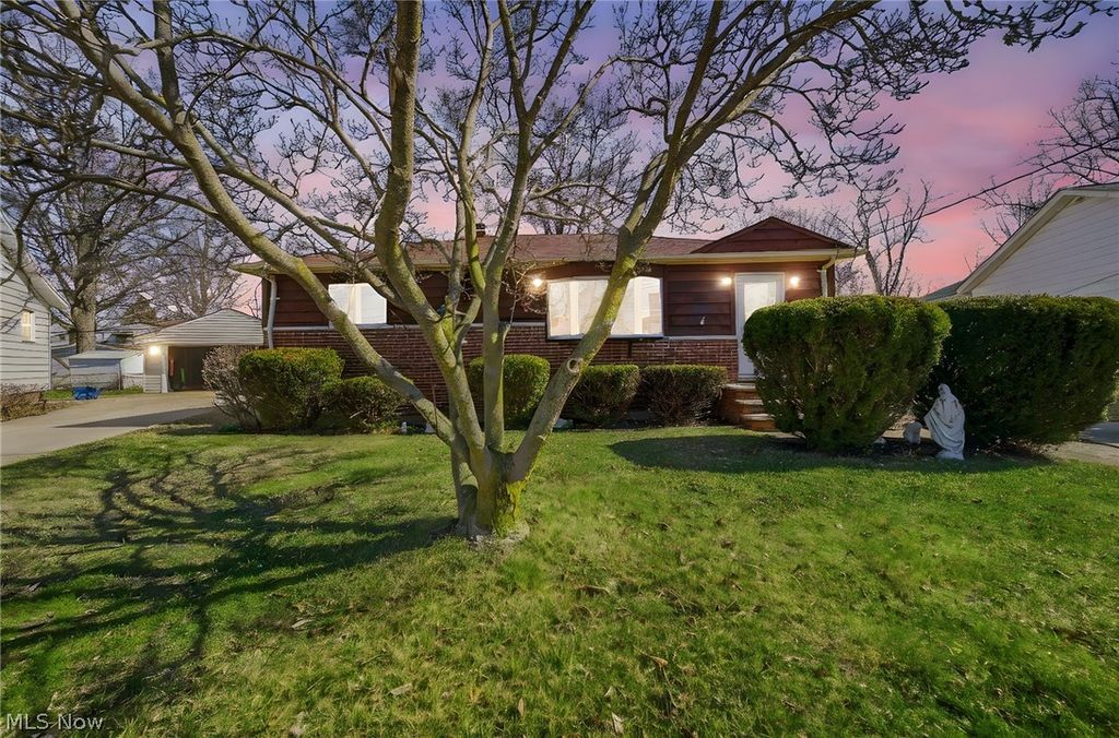 Photo of 459 Cole Plz, Willowick, OH 44095 (MLS # 5192336)