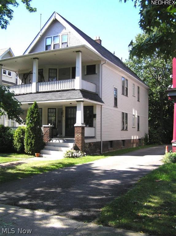 Super cute 1st floor unit close to shopping and quick commute to all major hospitals. Close to shopping and entertainment.