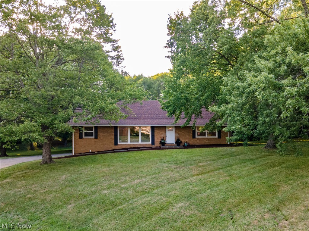 Photo 1 of 35 — 5823 Glyn Drive NW, North Canton, OH 44720