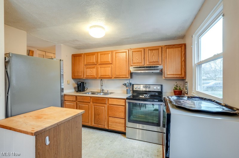 2831 Diana Lynn Drive, Stow, Ohio image 8