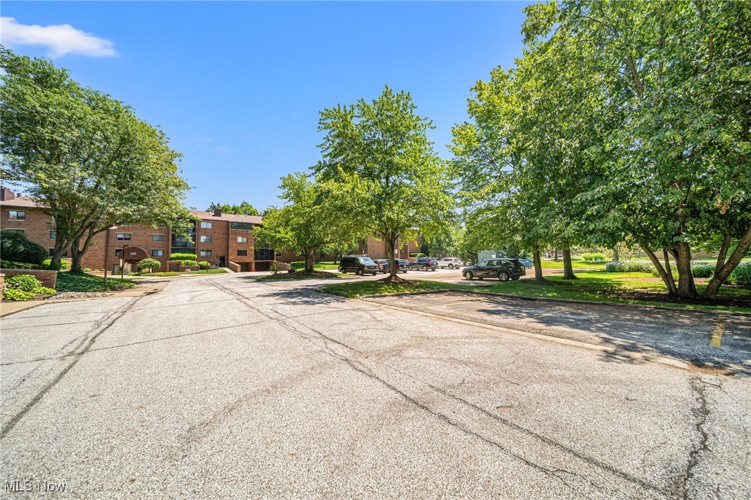 Woodhawk Club Condos - Residential