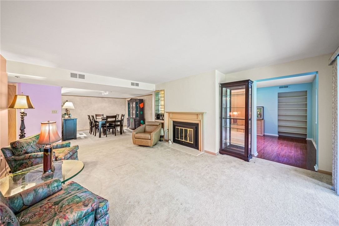 Woodhawk Club Condos - Residential