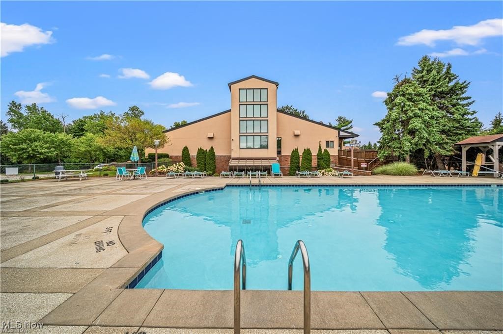 Woodhawk Club Condos - Residential