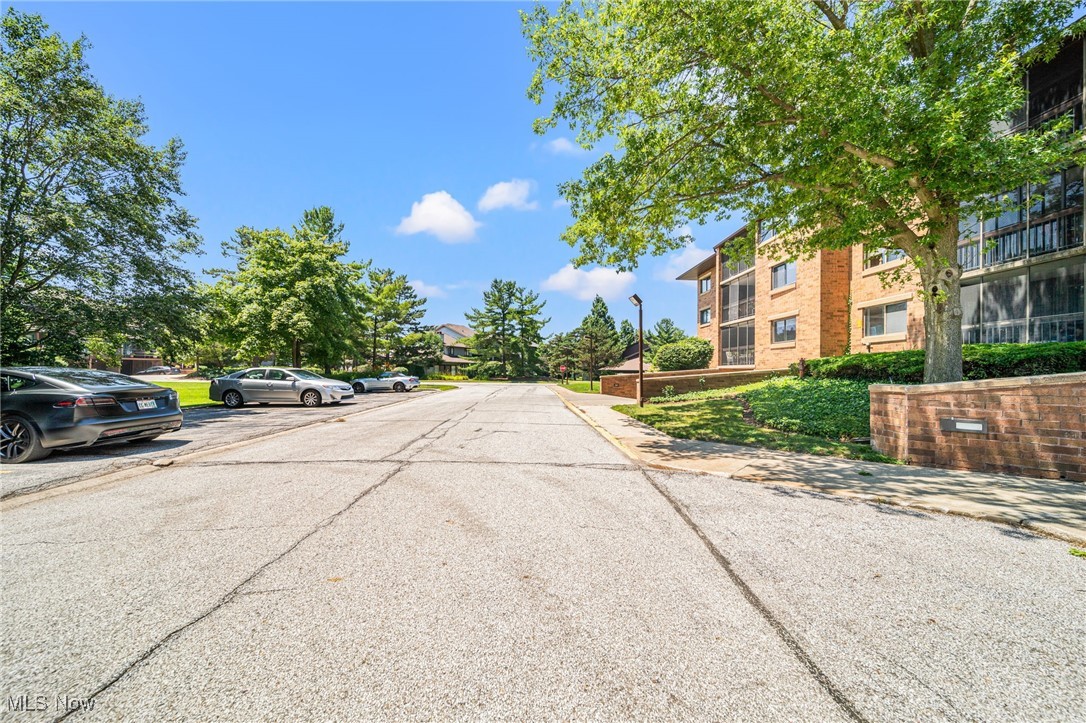 Woodhawk Club Condos - Residential