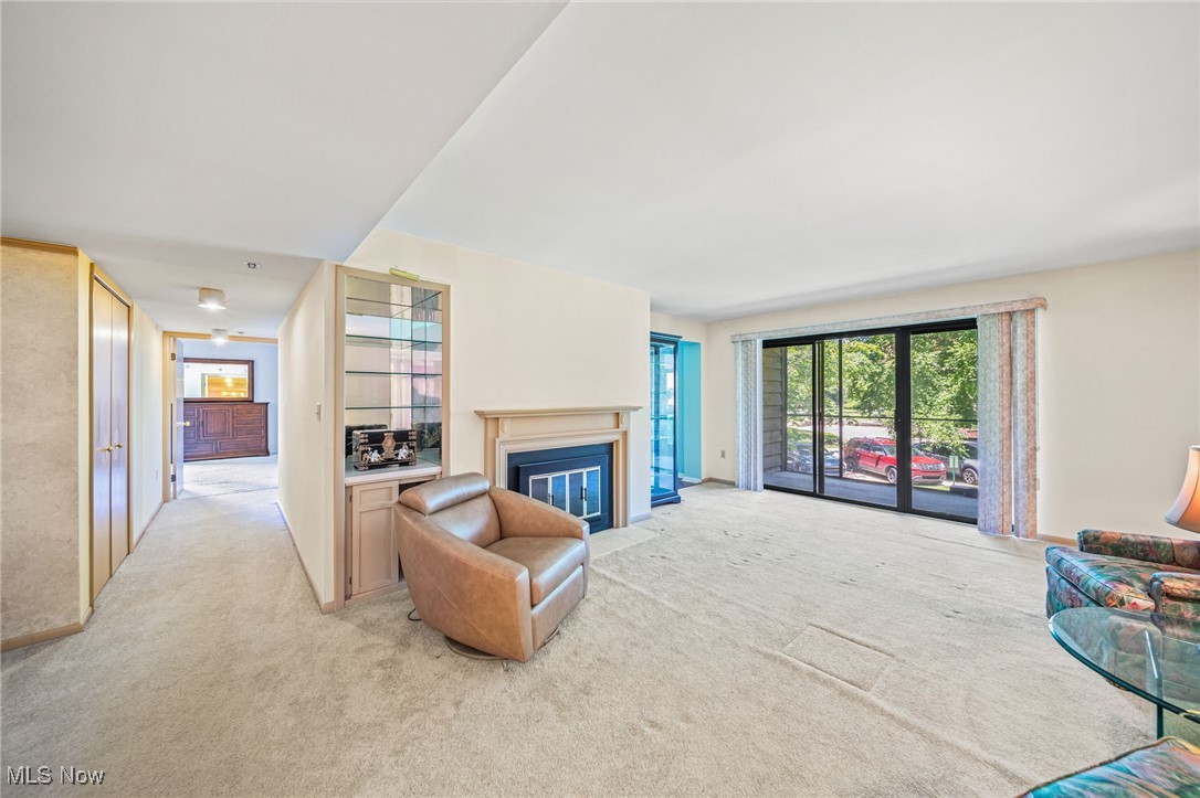 Woodhawk Club Condos - Residential