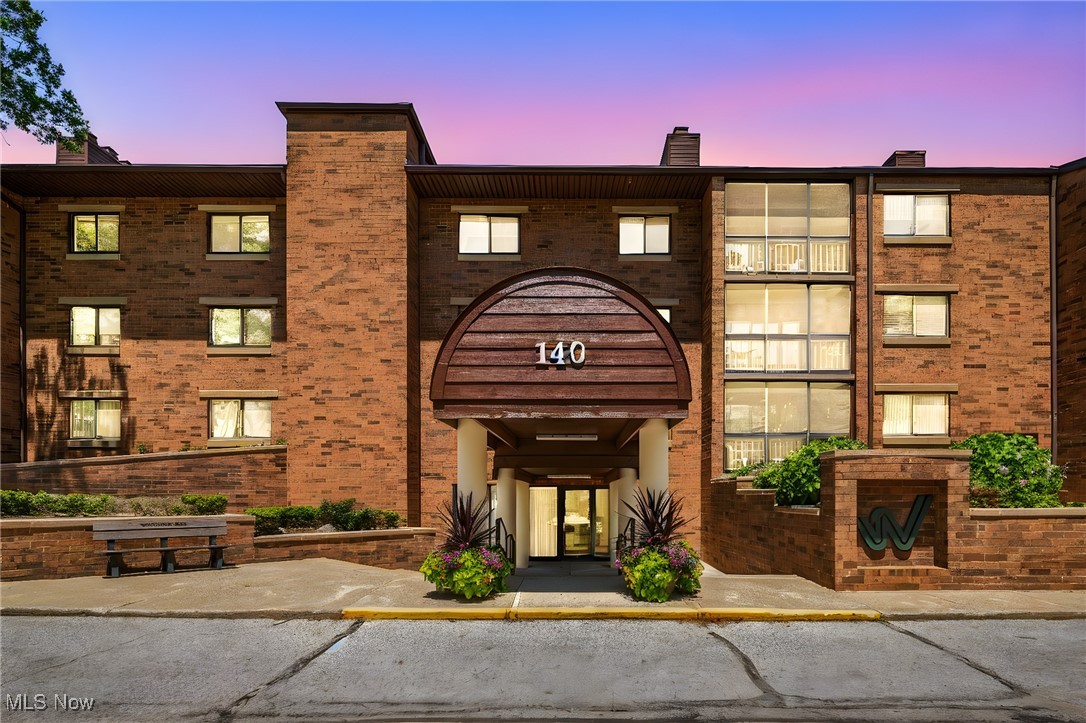 Woodhawk Club Condos - Residential