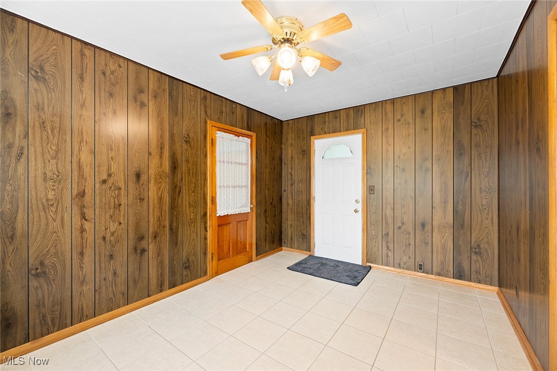 1592 Wilsonway Drive, Barberton, Ohio image 19