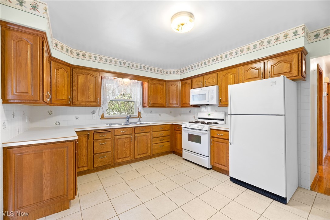 1592 Wilsonway Drive, Barberton, Ohio image 17