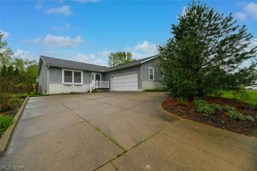 Come see this move in ready home in Brentwood Estates. Update kitchen with Quartz countertops. Open kitchen overlooks the center island where you can eat off of and watch the Browns games in the family room. This 3 bedroom gem has been well maintained, with a wonderful yard meant for dogs. Back yard is fenced in. Yard is well manicured. House has a full basement ready to be refinished to add another 1340 sq. ft. to your new house. 
Come see this gem, it won't last long.