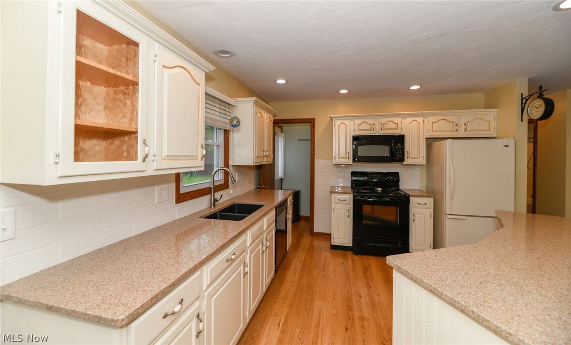 Brentwood Estate #8 - Residential