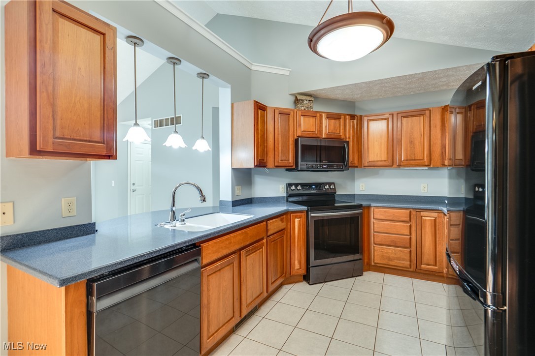 2518 Cedar Creek Lane, Akron, Ohio image 16