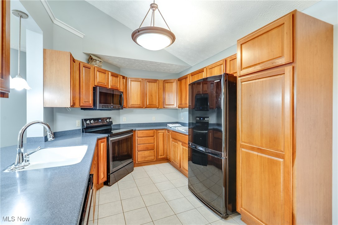 2518 Cedar Creek Lane, Akron, Ohio image 17