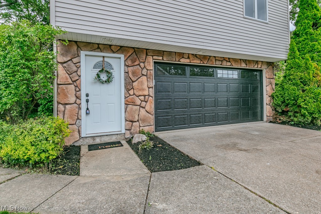 14920 Lanning Avenue, Lakewood, Ohio image 2