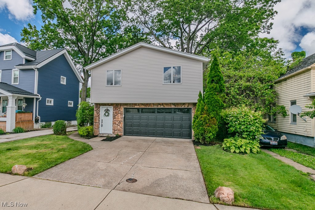 14920 Lanning Avenue, Lakewood, Ohio image 4