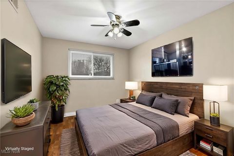 Tiny photo for 25400 Country Club Boulevard #2, North Olmsted, OH 44070 (MLS # 5178530)