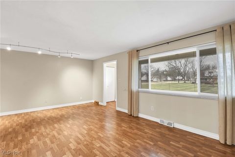 Tiny photo for 25400 Country Club Boulevard #2, North Olmsted, OH 44070 (MLS # 5178530)