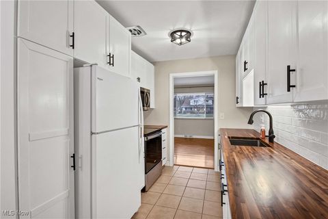 Tiny photo for 25400 Country Club Boulevard #2, North Olmsted, OH 44070 (MLS # 5178530)