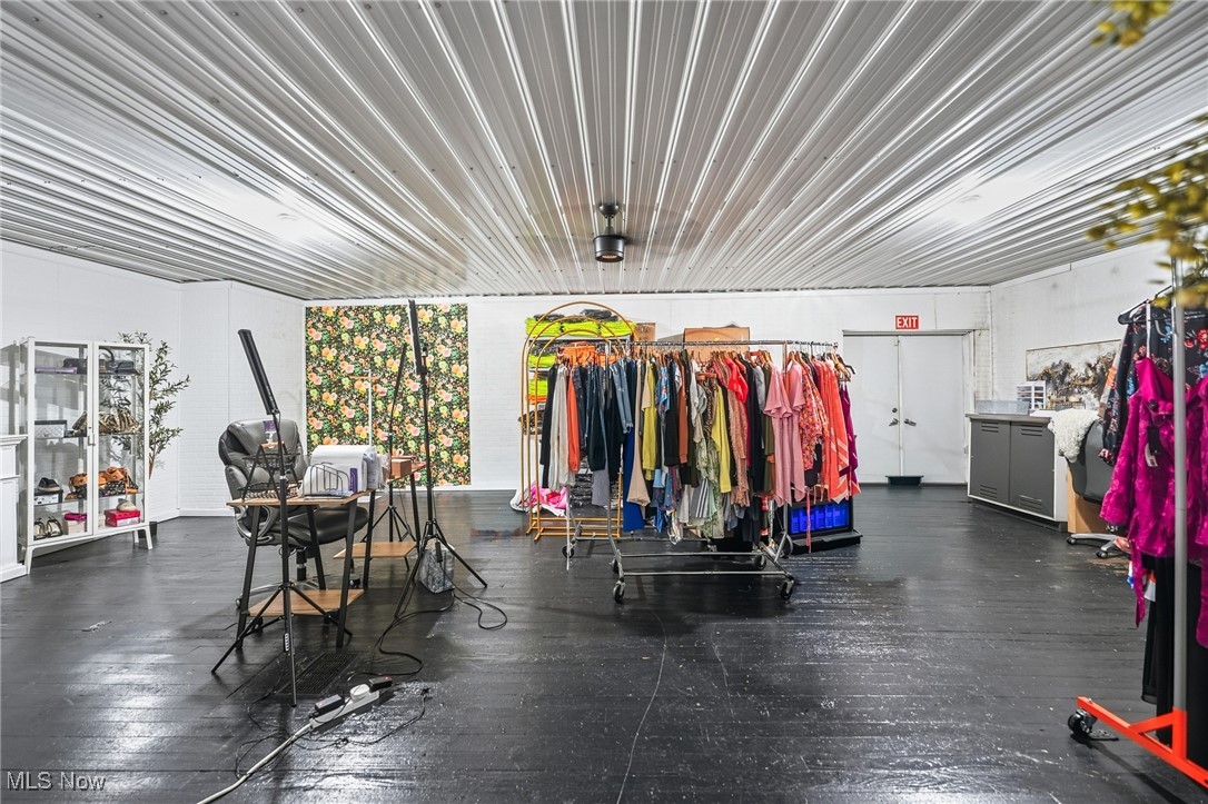 Village/Lisbon - Commercial Sale