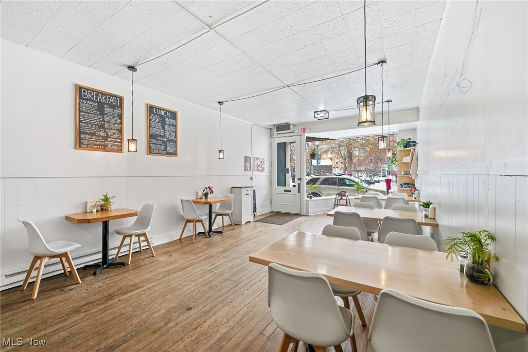 Village/Lisbon - Commercial Sale