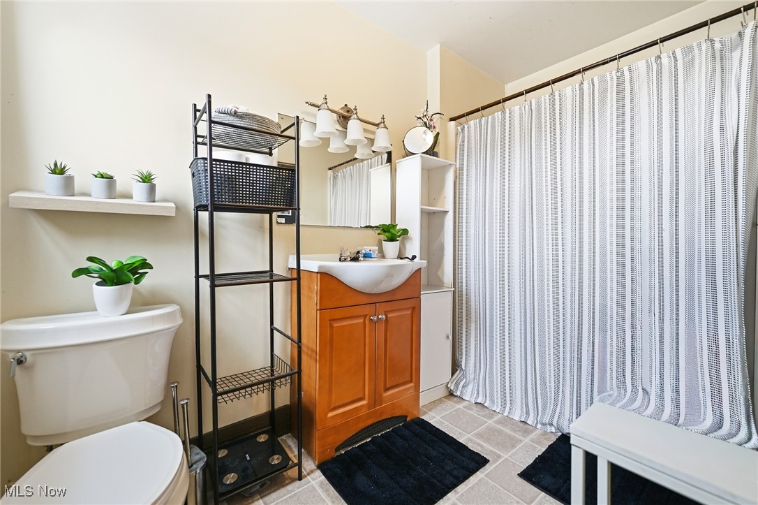 Village/Lisbon - Commercial Sale