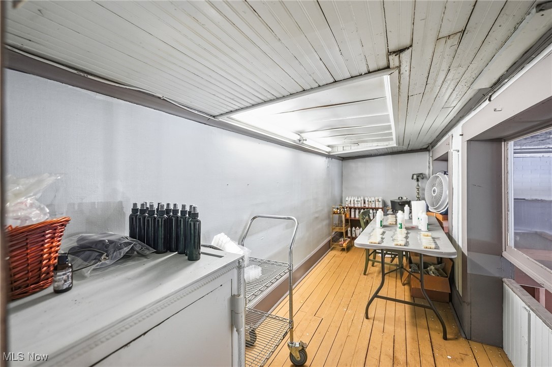 Village/Lisbon - Commercial Sale