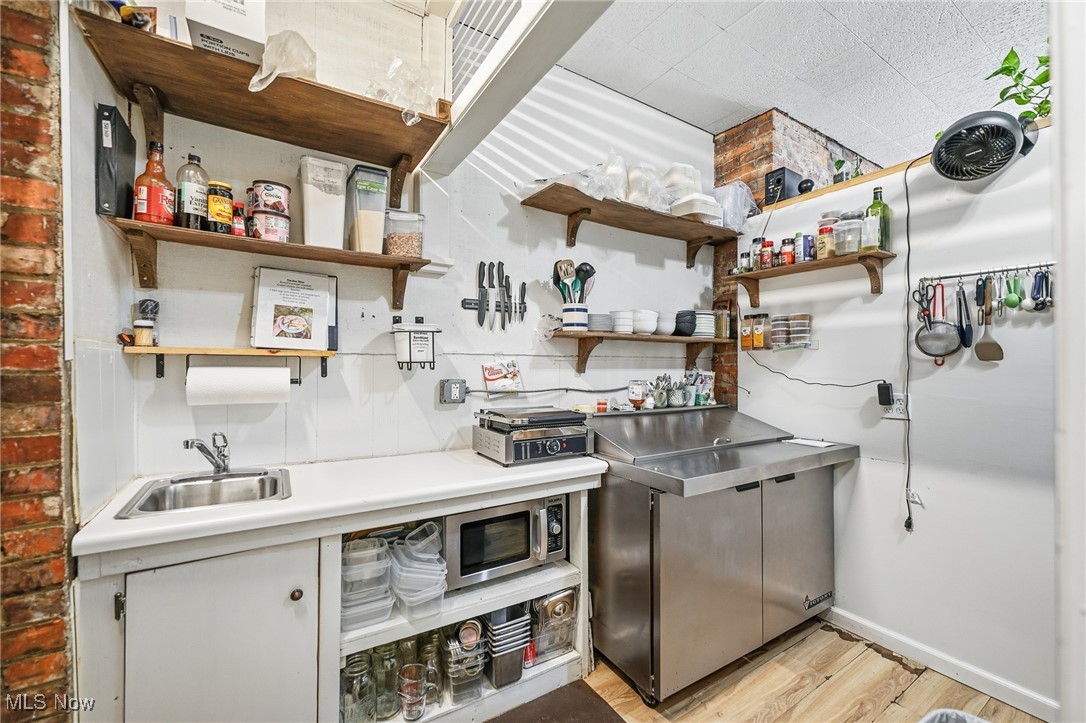 Village/Lisbon - Commercial Sale