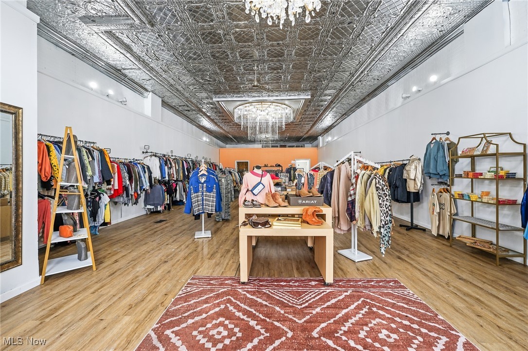 Village/Lisbon - Commercial Sale