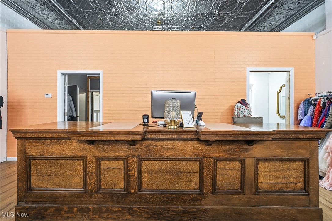 Village/Lisbon - Commercial Sale