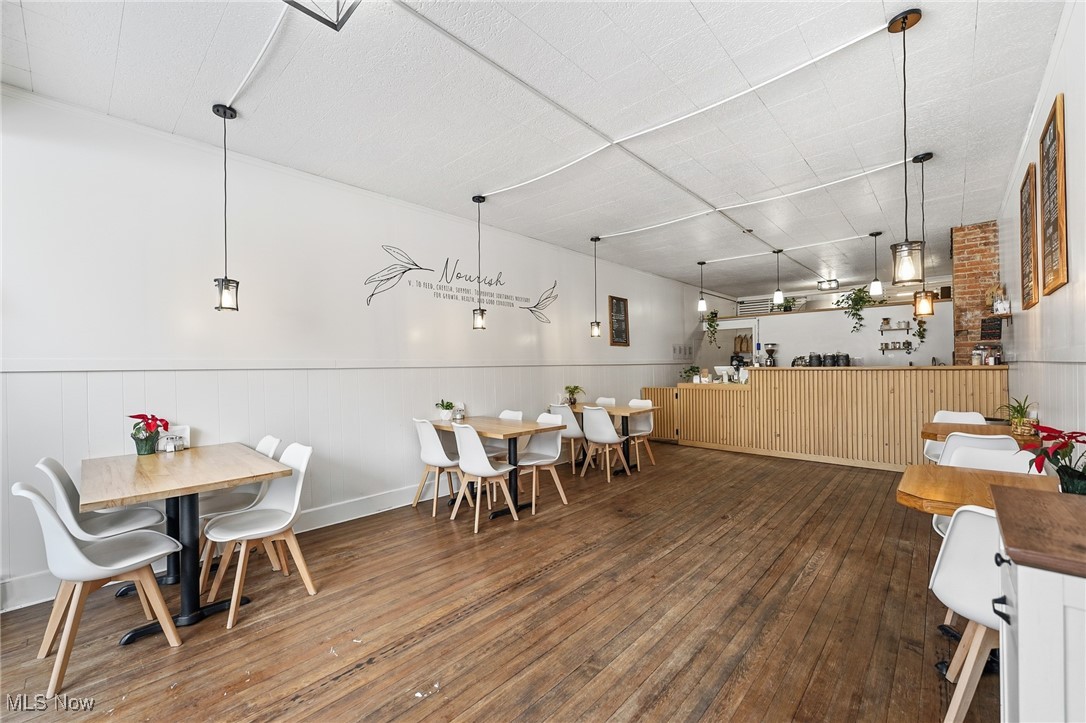 Village/Lisbon - Commercial Sale