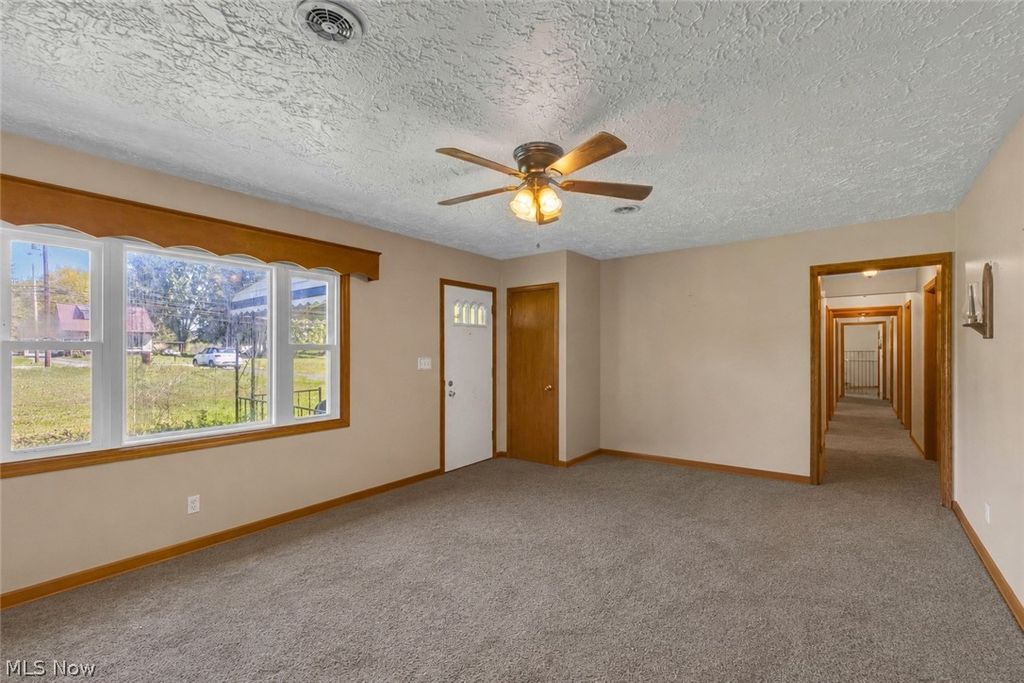 Photo of 4556 Warren Sharon Road, Vienna, OH 44473 (MLS # 5209907)