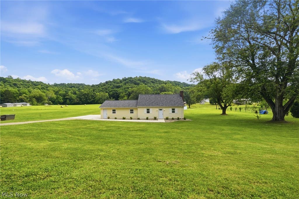 Photo of 1420 Dietz Lane, Zanesville, OH 43701 (MLS # 5216541)