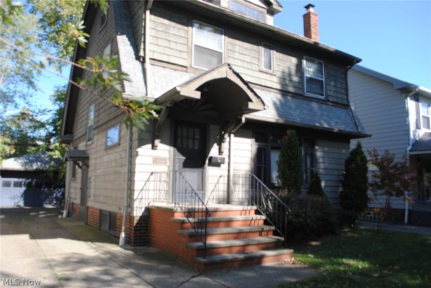 BANK OWNED .... Attractive Colonial .... Large Living Room With Cozy Fireplace  .... Eat In Kitchen .... 3 Bedrooms, 1.5 Baths .... Huge Dormer Up .... Deck Off Formal Dining Room .... 2 Car Garage .... Handyman's Special ....