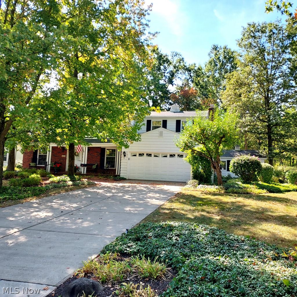 Photo of 6958 Chapel Hill Drive, Brecksville, OH 44141 (MLS # 5200524)