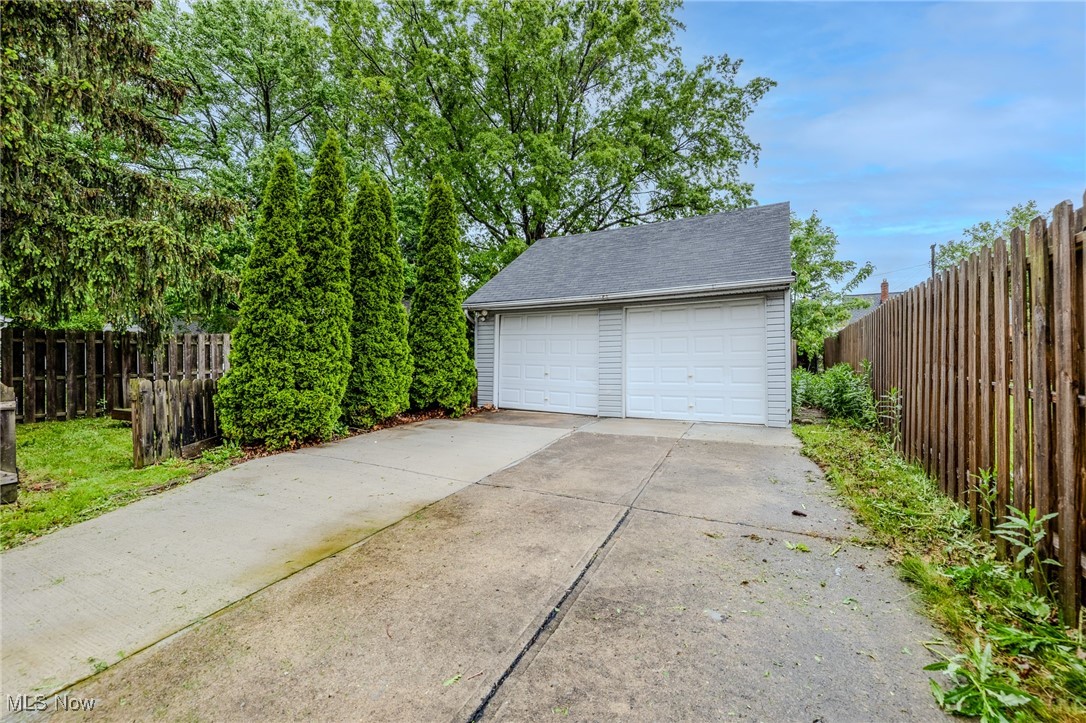 25671 Farringdon Avenue, Euclid, Ohio image 35