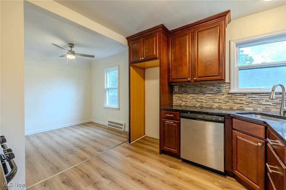 25671 Farringdon Avenue, Euclid, Ohio image 13