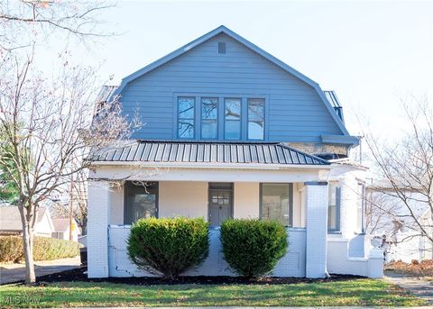 Homes For Sale - 911 N Water Street<br/> Uhrichsville, OH 44683